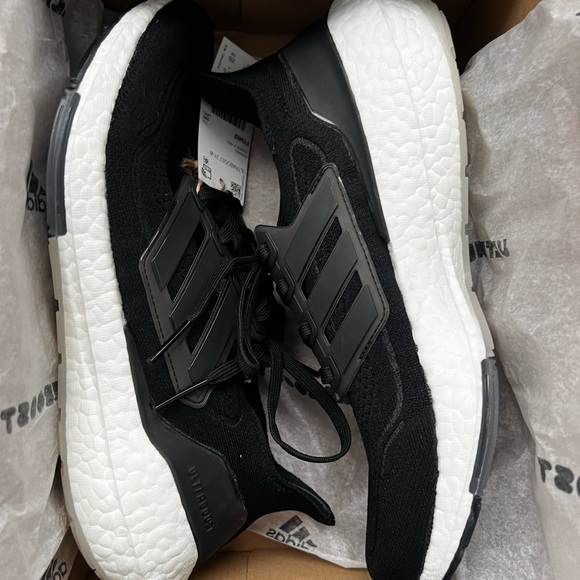 adidas Ultraboost 21 W Running Shoes | USA 9 - Picture 7 of 8